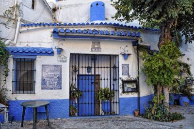 Granada Tapas Trail & Gypsy Flamenco Show - Starting at Plaza Nueva: where the night begins