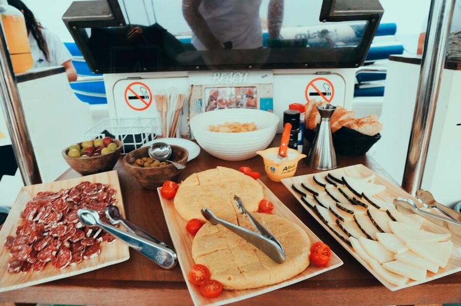 Ibiza: Scenic Sunset Cruise with Tapas and Drinks - How the sunset plays into the timing