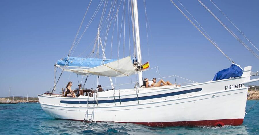 Ibiza: Sunset Private Sailboat with Tapas & Premim Open Bar - Tapas, Open Bar, and Tastings: What the Food and Drinks Really Do