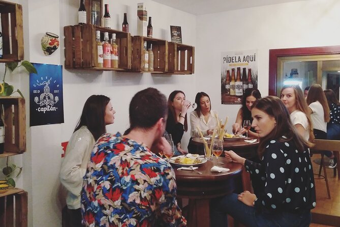Indulge in Cordoba: Local Wines & Tapas Tasting - Finding The Right Spot In Cordoba for an 8:00 pm Wine Night