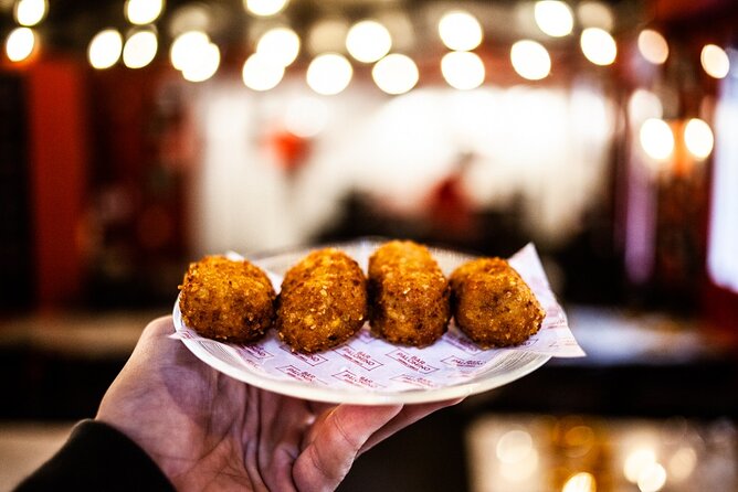 La Barceloneta Tapas & Wine & Drinks Tour in Barcelona - Key things that make this Barcelona tapas tour worth your night