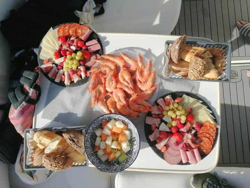 Lagos: Private Luxury Cruise with Tapas and Drinks - Morning meander vs evening sundowner: two different ways to enjoy the same coastline