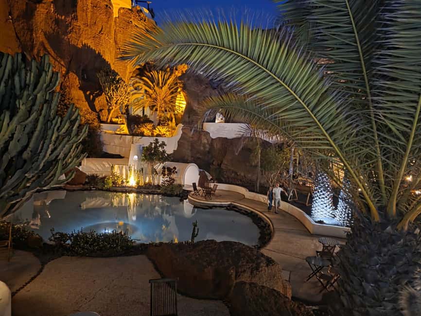Lanzarote: Evening Tapas, Winery & Lagomar Experience - Guides, timing, and group energy: why it matters more than you think