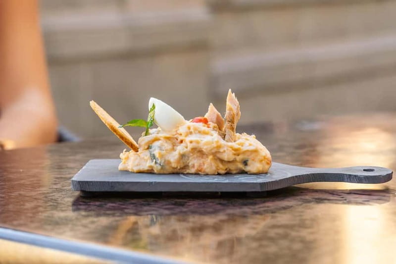 Las Palmas: Gourmet Tapas and Wine Tour in the Old Town - Timing, pace, and comfort: plan like a walker, not a commuter