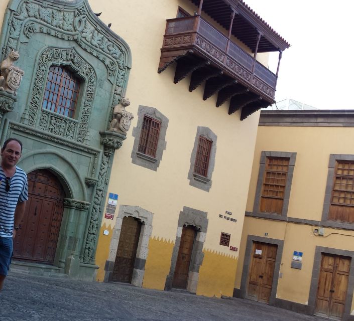 Las Palmas: Private Old City Guided Walking Tour with Tapas - The real value: private guide time + local conversation