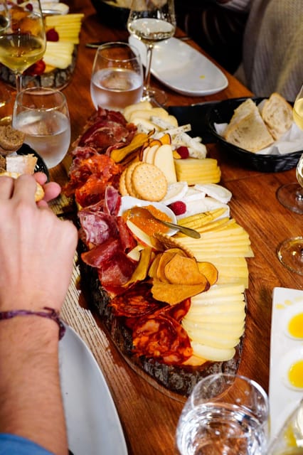 Lisbon: Premium Wine and Tapas Tasting Session - Portuguese wine you can actually talk about after dinner