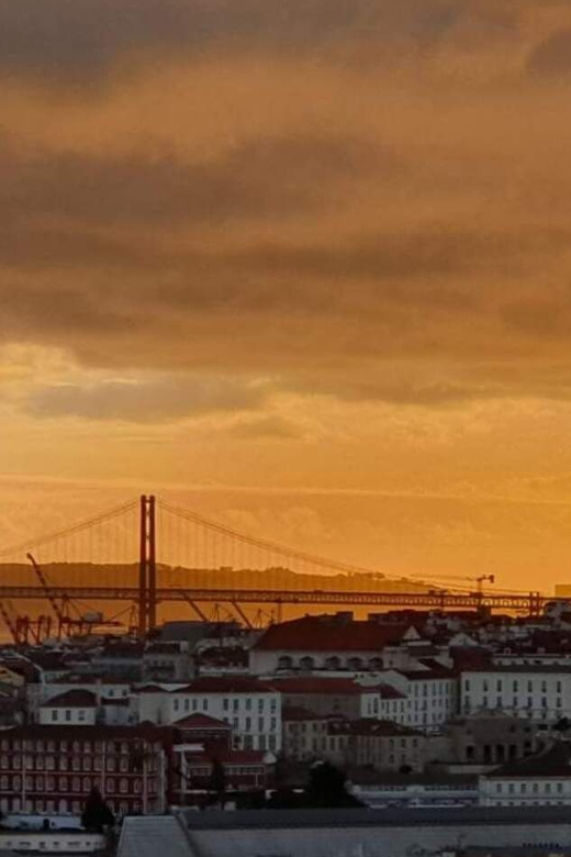 Lisbon: Private Highlights Tuk-Tuk Tour with Tapas and Wine - Meeting at Hard Rock Cafe and Getting Oriented Fast