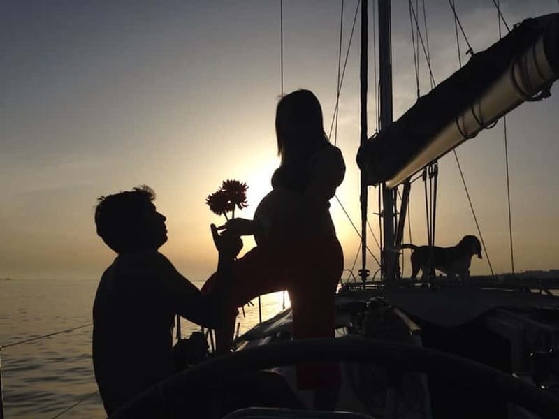 Lisbon: Romantic Cruise with Wine & Portuguese Tapas - The Route in Real Time: From Belém to Alfama and Back