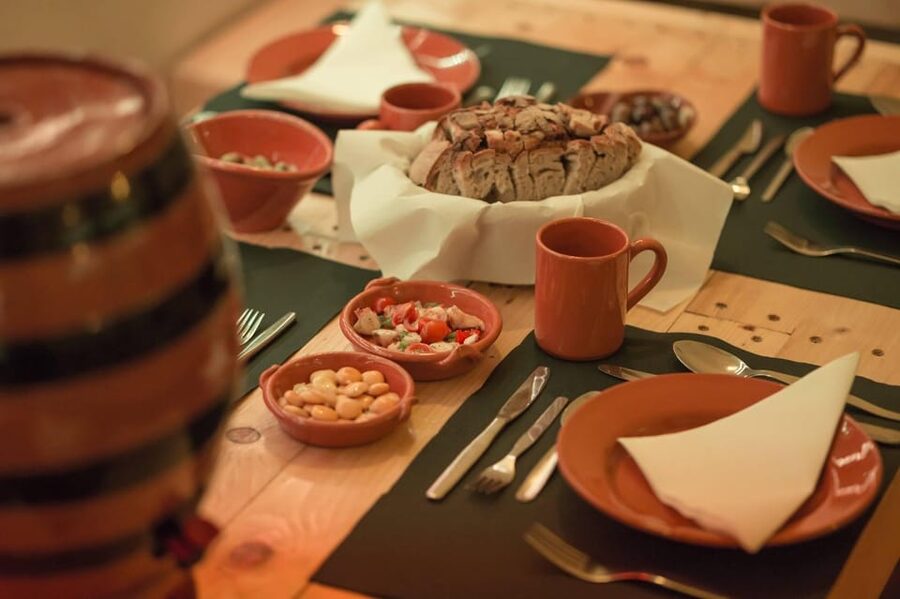 Lisbon: Tapas & Drinks with Fado Live Performance - Price and value: what $58 gets you in Lisbon