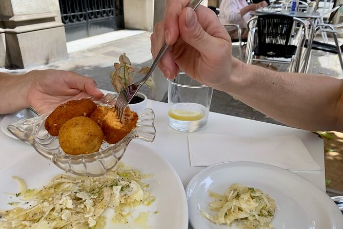 Lunchtime Tapas Tour in the Eixample with The Barcelona Taste - Passeig de Sant Joan stroll: the famous street factor
