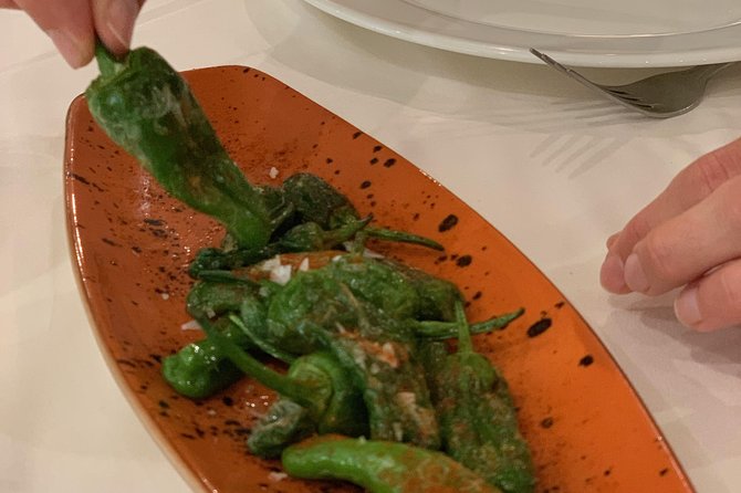 Lunchtime Tapas Tour in the Eixample with The Barcelona Taste - What to bring and what to watch for