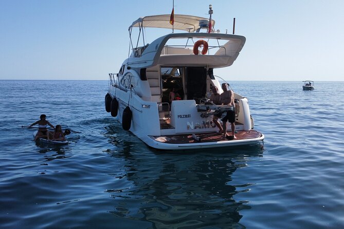 Luxury Yatch trips + Open Bar + Tapas + Paddle Surf + Snorkel - The ride experience: captain commentary and how the crew keeps it safe