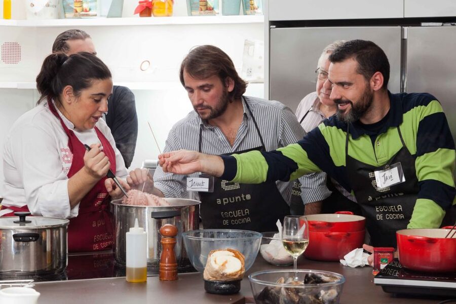 Madrid: 10 Tapas 2.5-Hour Cooking Class - The regional stars: gilda and pan tumaca (and why they matter)
