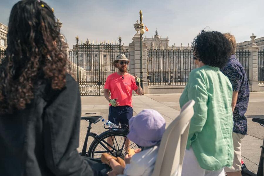 Madrid: 3 h. Guided Highlights Bike Tour with Optional Tapas - Mercado de San Miguel and Plaza Mayor: Two Ways to Feel Madrid