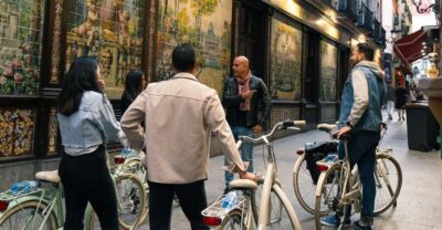 Madrid by Night: Vintage Bike Tour Highlights/Optional Tapas - Bikes, helmets, and how comfort is handled