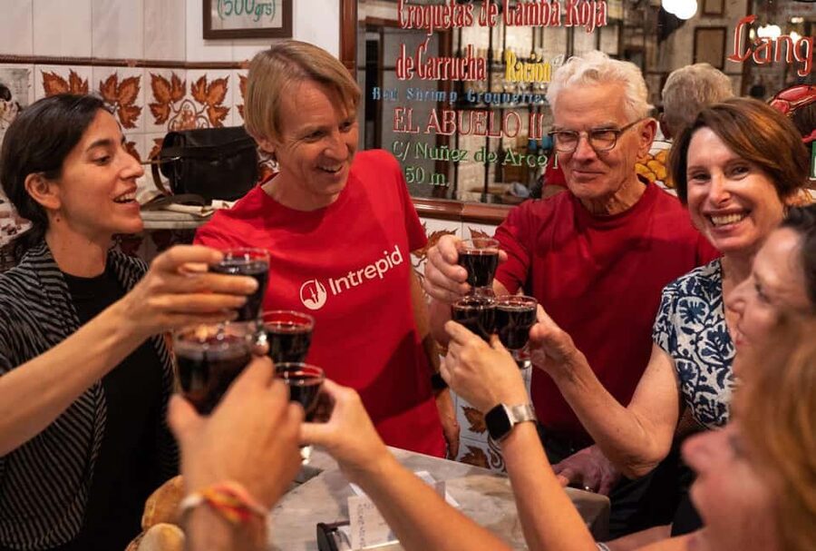 Madrid: Evening Tapas Tour with 5 Delicious Stops & Drinks - Mercado de San Miguel and Plaza Mayor: a tastings-first route