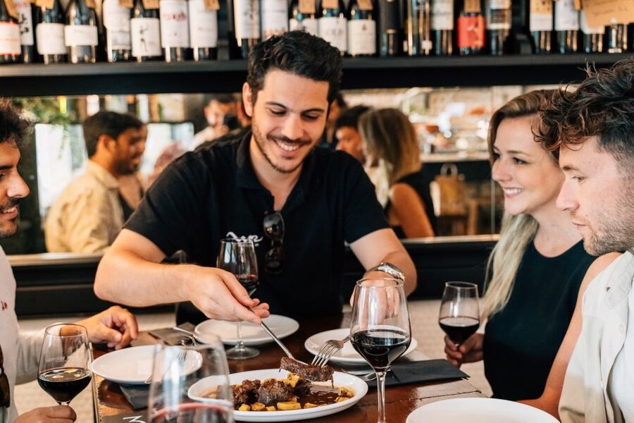 Madrid: Flamenco Show with Tapas and Wine Tour - Entering San Miguel: how the night starts in the right place