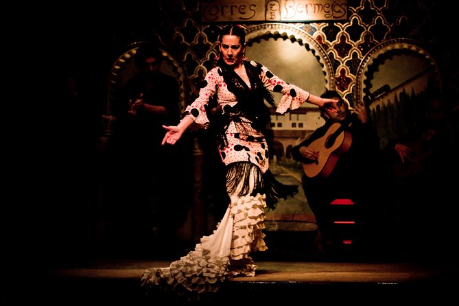 Madrid: Flamenco Show with Tapas or Drink in Tablao Las Tablas - Tablao Las Tablas: a modern room made for watching flamenco