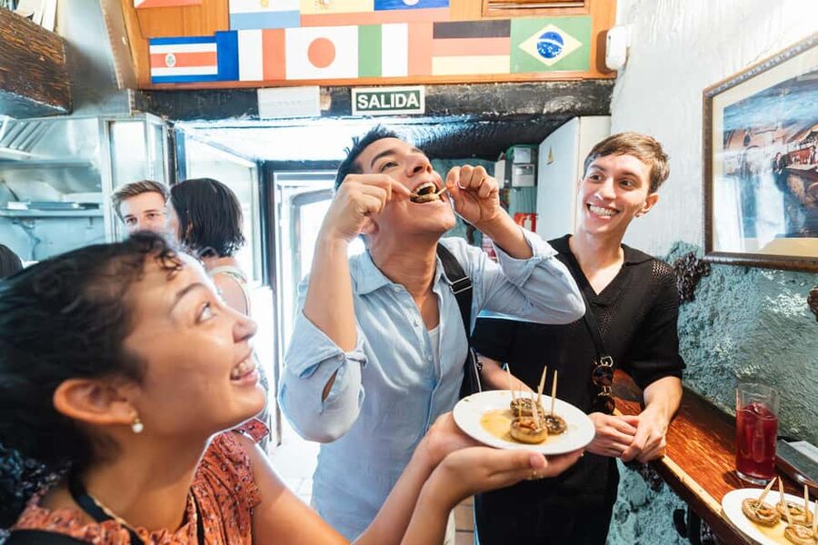 Madrid: Guided Food Tour with Tapas Tastings and Drinks - Why this Madrid tapas tour works better than DIY bar-hopping