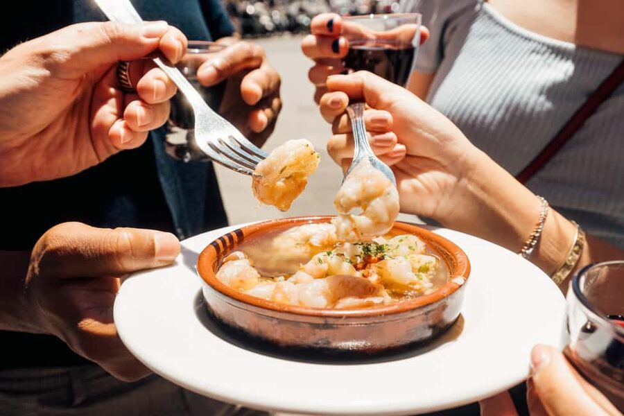 Madrid: Guided Food Tour with Tapas Tastings and Drinks - The route in real-life terms: Sol, La Latina, El Madrid de los Austrias, Plaza Mayor