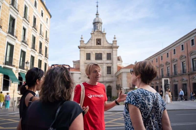 Madrid: Local Tapas, Drinks, and Hidden Gems Walking Tour - Starting at Plaza de la Villa: The Meeting Spot and the First Taste