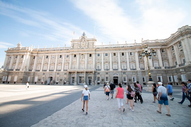 Madrid Royal Palace & Retiro Park Tour with Optional Tapas - The Royal Palace at a Human Pace: 3,418 Rooms Without the Stress