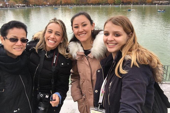 Madrid Royal Palace & Retiro Park Tour with Optional Tapas - Guides, Group Size, and Earpieces: How the Info Actually Lands
