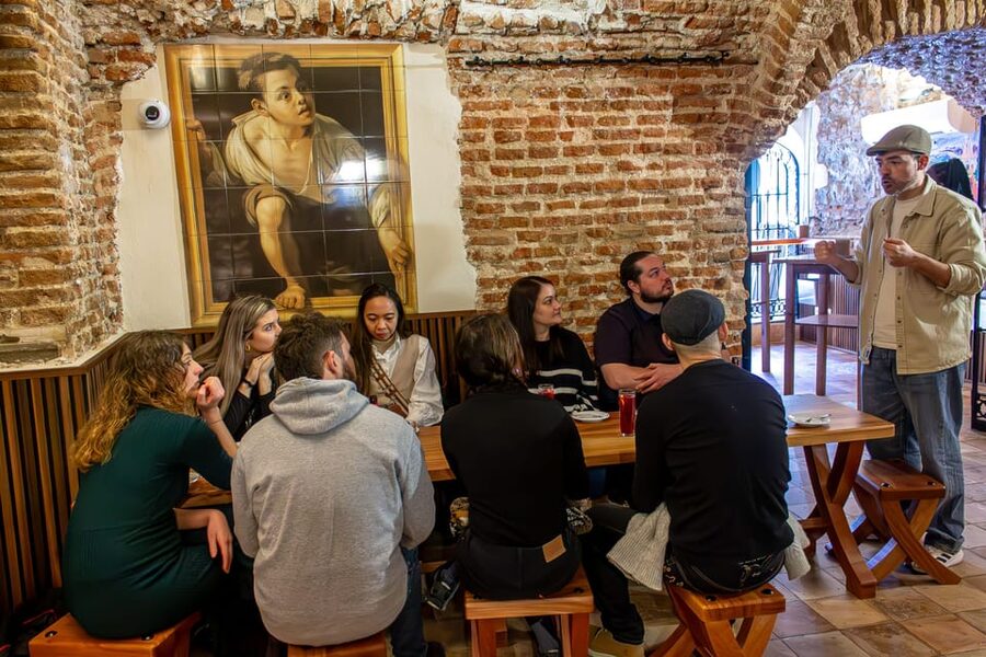 Madrid's Iconic Tapas, Taverns & History Experience - Las Letras Quarter: Walking Through Madrid’s Literary Side (15 Minutes)