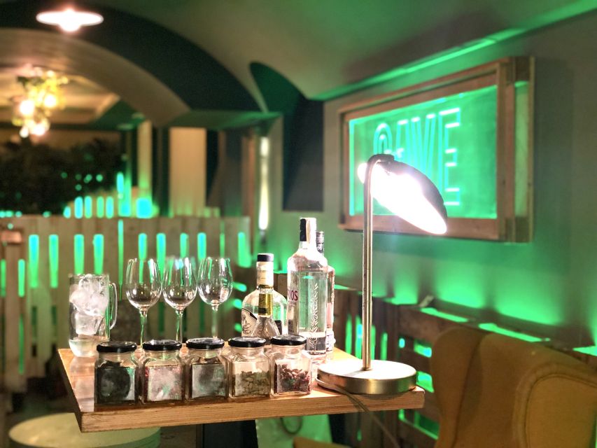 Madrid: San Miguel view Gin and Tonic Workshop with Tapas - Hands-on mixing vs guided tasting: set your expectations