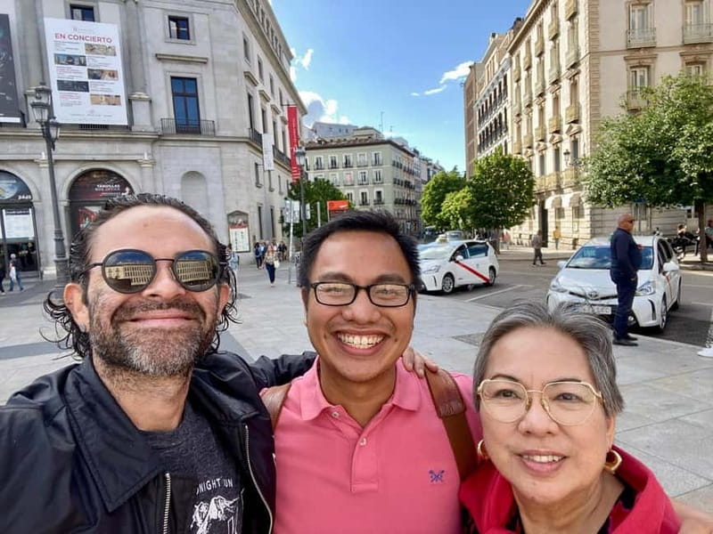 Madrid: Small Group Tour with Tapas & Drinks - Sol to Petit Palace: getting oriented without wasting time
