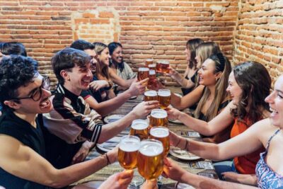 Madrid: Tapas Food Crawl with 6 Tapas and 4 Drinks - Meeting point, walking pace, and what 2.5 hours adds up to