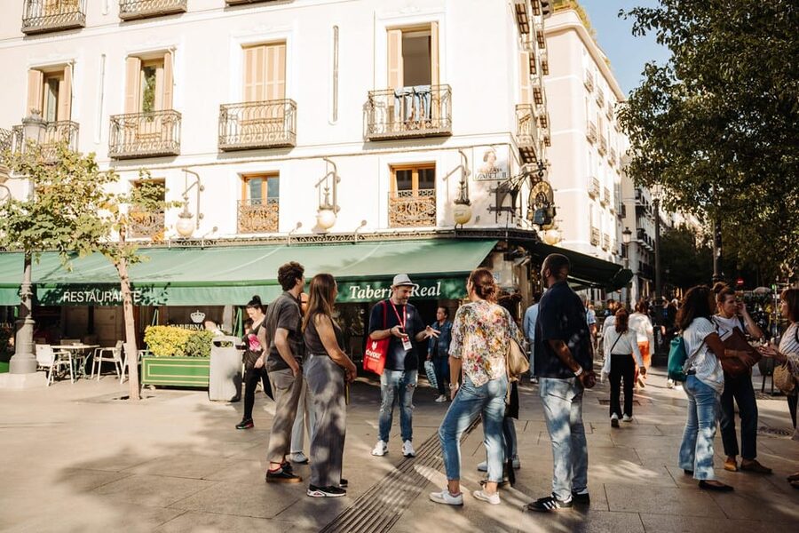 Madrid: Tapas, Taverns & History Tour - La Latina Express option: trendy wine spots in a focused neighborhood loop