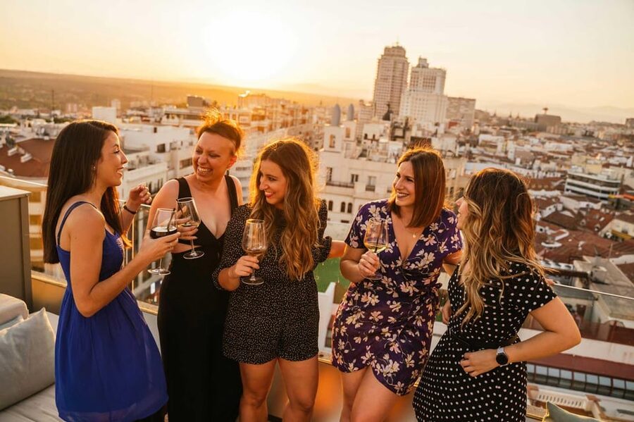 Madrid: Tapas & Wine Tour with Visit to a Rooftop - Plaza del Callao and the sunset build-up: when the city starts to glow
