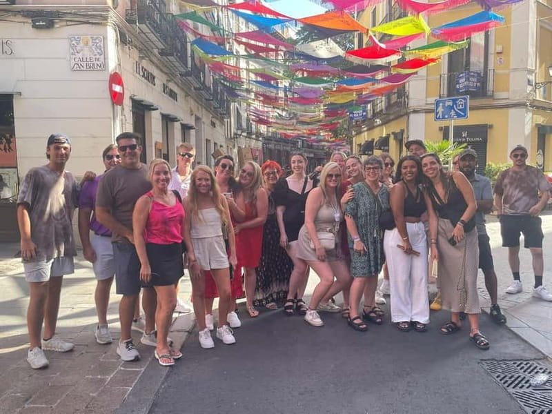 Madrid: Tapas & Wine Tour with Visit to a Rooftop - La Latina: where bar-hopping turns into a Madrid story