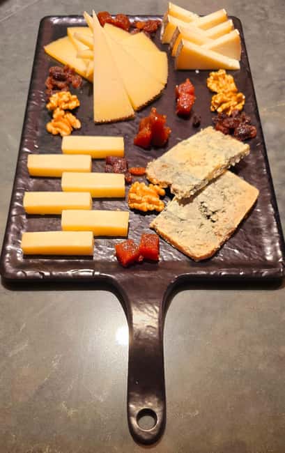 Madrid: Taste typical Spanish tapas, cold cuts, Iberian ham, and wine - How the 1.5 Hours Flows at the Bar