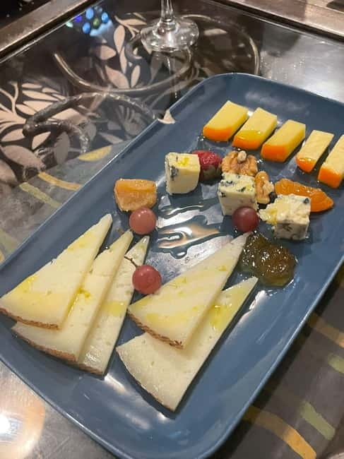 Madrid: Tasty Tapas Tour & Visit to a Terrace with Views - Gran Vía terrace finale: photos, people-watching, and one last Madrid round
