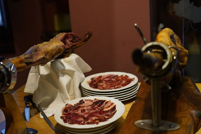 Málaga Evening Tapas Crawl Tour by Food Lover Tour - Stop-by-stop expectations (without the guesswork)