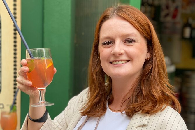 Málaga Evening Tapas Crawl Tour by Food Lover Tour - Your guide can make or break the night