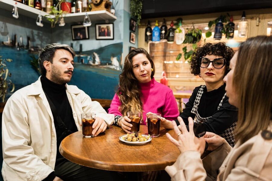 Malaga: Food Tour with Local Guide, Tapas, and Drinks - The Food You’ll Actually Taste: From Pescadito Frito to Carrillada