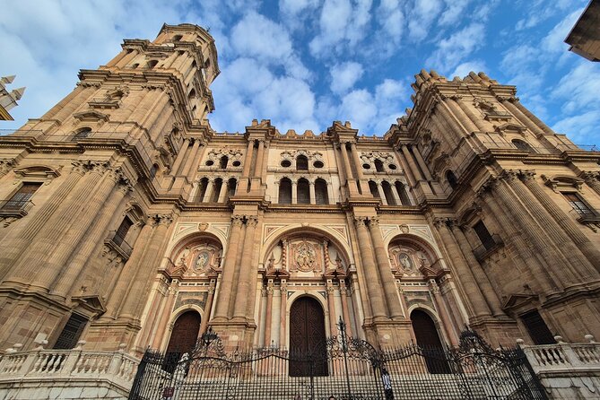 Malaga Highlights Shore Excursion with Tapas and Drinks - Mercado Central de Atarazanas: where locals shop and you learn by walking