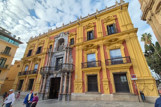 Malaga Highlights Shore Excursion with Tapas and Drinks - Pasaje Chinitas: a small lane with a big story