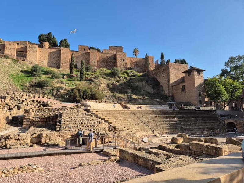 Málaga: Highlights Walking Tour with Drinks and Tapas - Market start: Atarazanas and Málaga’s oldest bar vibe