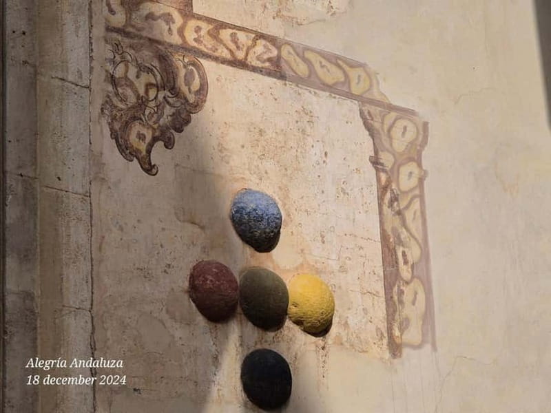 Málaga: Highlights Walking Tour with Drinks and Tapas - Picasso’s birthplace area at Plaza de la Merced