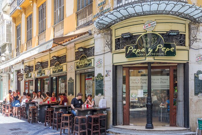Malaga Market Food Tour: Tapas, Drinks, and Local Flavors - Guides make it: the difference between a list and a conversation