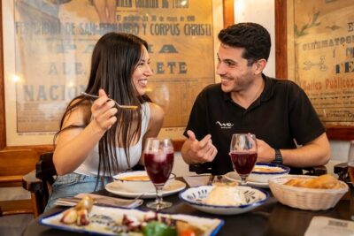 Malaga Private Gastronomic Tour: Tapas, Wine & Rooftops - Where you meet, and how the private format changes things