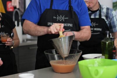Malaga Tapas Cooking Class - Olive oil tasting and Aloreña olives: why this class starts with flavor