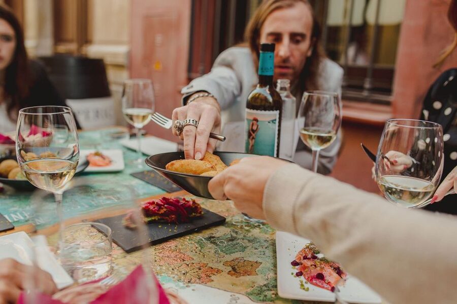 Malaga: Tapas Crawl - Starting at CAC Málaga: the easiest way to begin the night