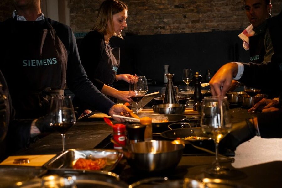 Malaga: The Ultimate Tapas Workshop with Market Visit - Tapas in Malaga: why this class feels different