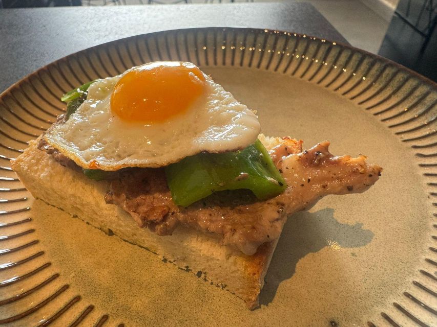Malaga: The Ultimate Tapas Workshop with Market Visit - Guides and chefs: the people who make the class run