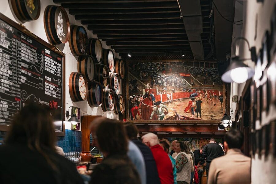 Málaga: Traditional Andalusian Tapas and Wine Tour - Why Málaga tapas and wine works best as a guided walk